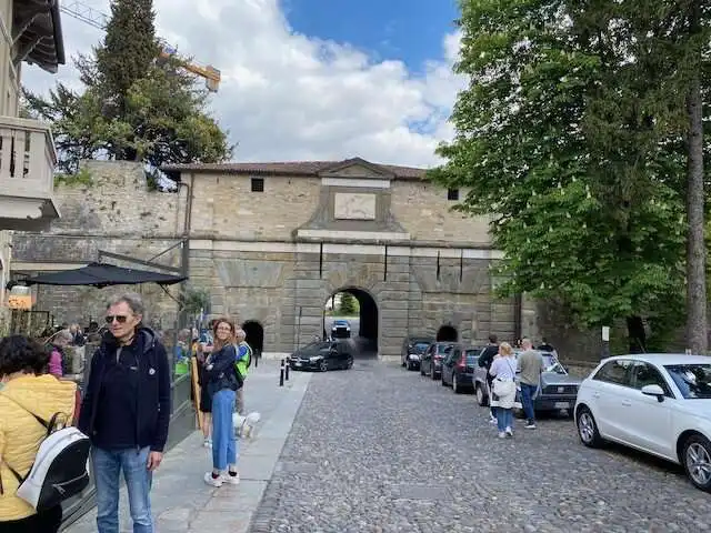 A gate in the Città Alta wall (not mentioned in the post, so don't look for a reference)