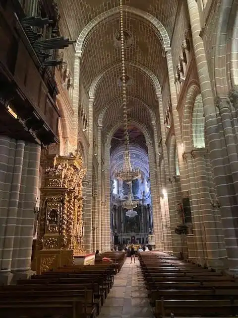 Évora Cathedral interior