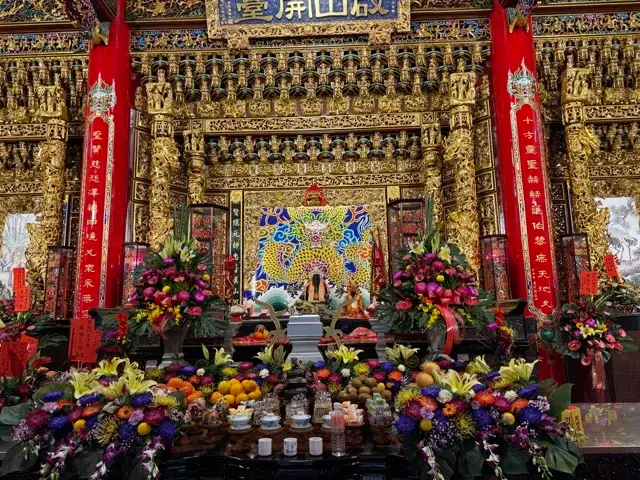 四草大众寺的另一座祭坛