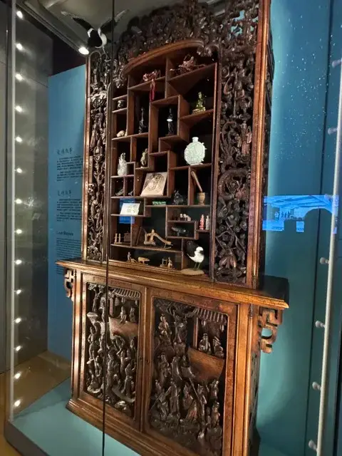 A love story cabinet