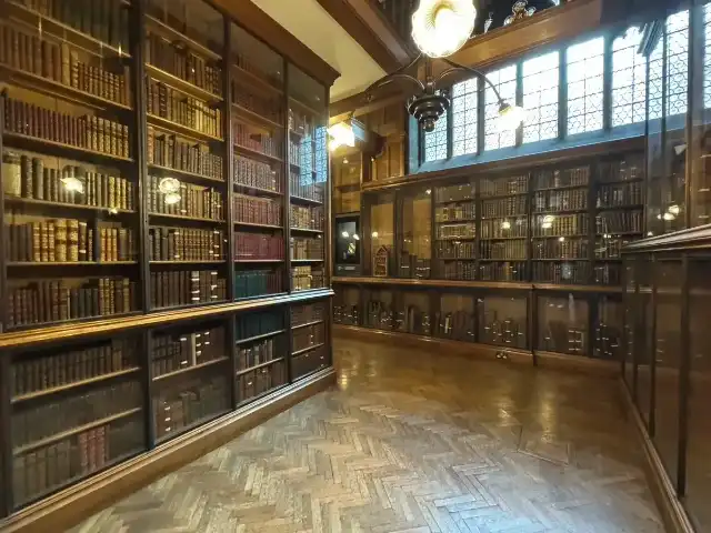 Stacks at the John Rylands Library