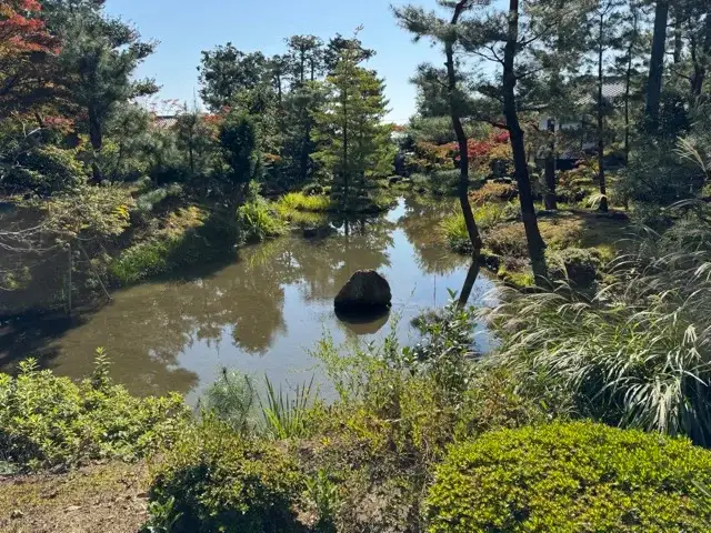 The pond at Toji-in Temple