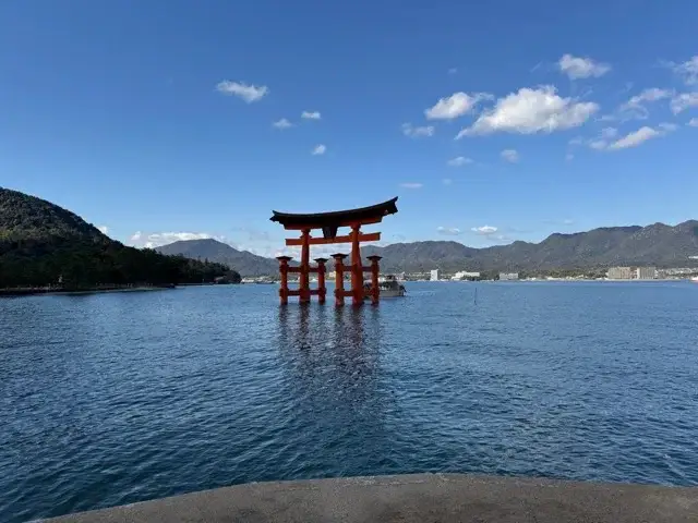 Itsukushima Jinja’s O-torri, no zoom