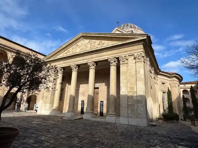 Chapel in the courtyard of La Charité Museum