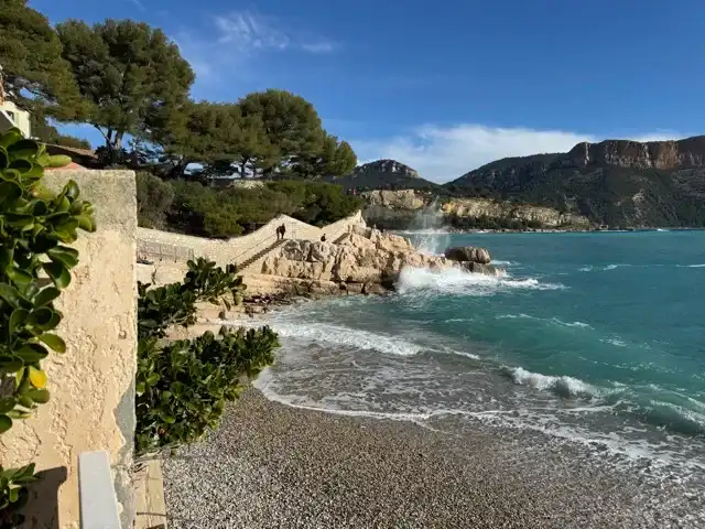 A view of the coast back close to Cassis