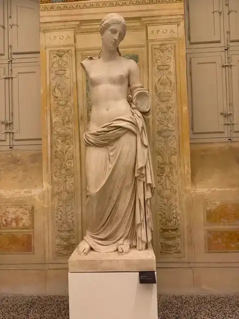 La Venus d'Arle(reproduction)1900-1925