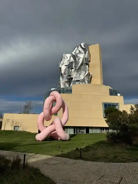 Krauses Gekr and the back of the Frank Gehry LUMA tower
