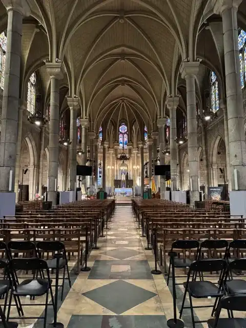 Basilique Notre-Dame interior