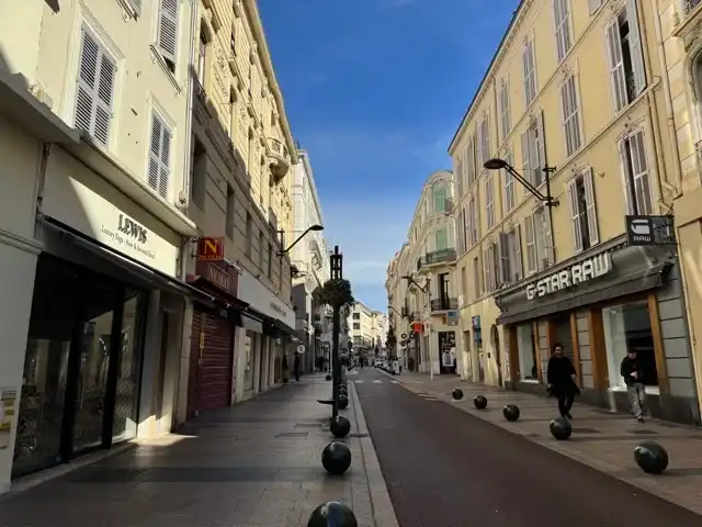 Next up on my rues de Cannes tour: Rue d'Antibes