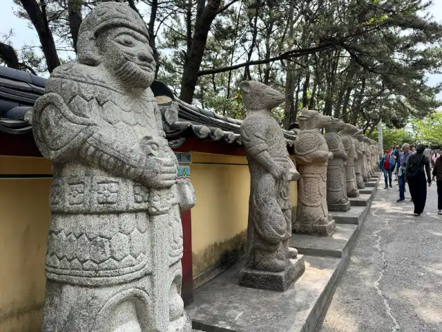 Zodiac deities at Haedong Yonggungsa Temple