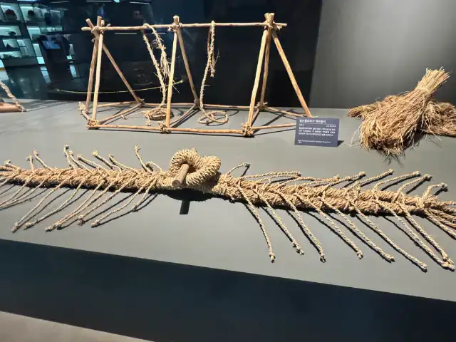 Tug-war rope and rope-making equipment