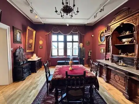 19th century dining room