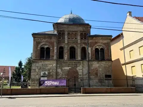 Second Jewish Sopron stop of the day: The exterior of the Orthodox Synagogue