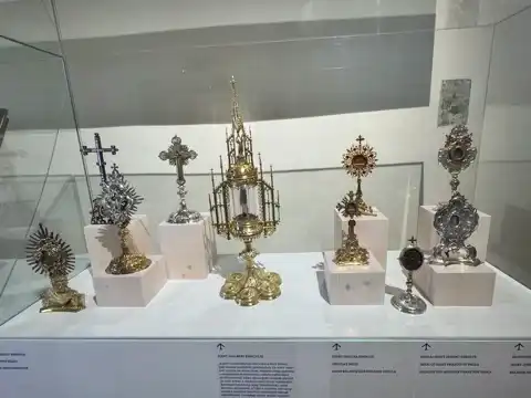 Relics in Legenda Aurea