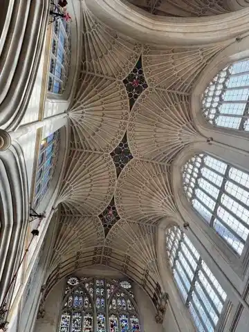 Fan-vaulted ceiling above the altar