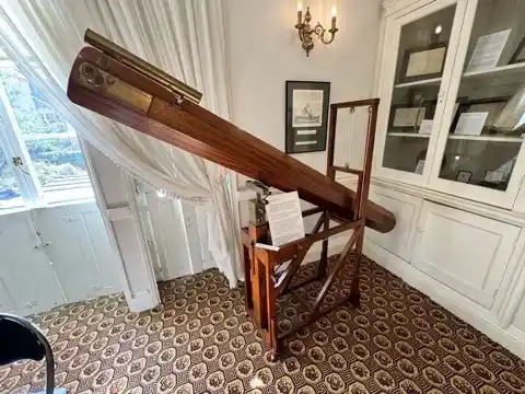 Replica of the telescope Herschel used to discover Uranus